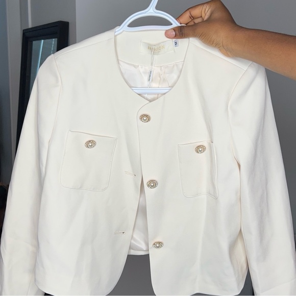 Chic Cream Blazer - Picture 5 of 6